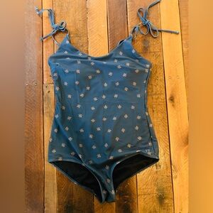 Albion Fit Ocean + Coral The Natalie One-Piece Swimsuit Size GUC